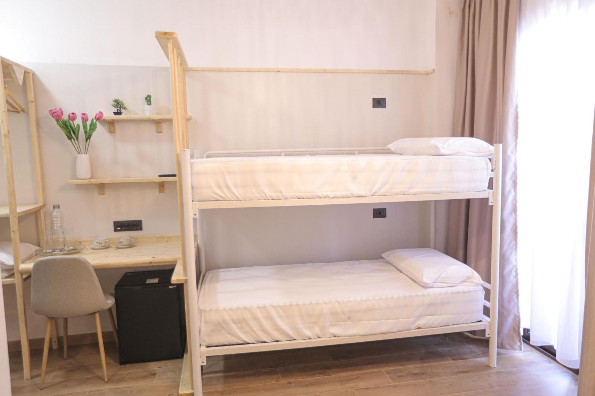 Nidum Harmony Bed and Breakfast Tirana Exteriör bild